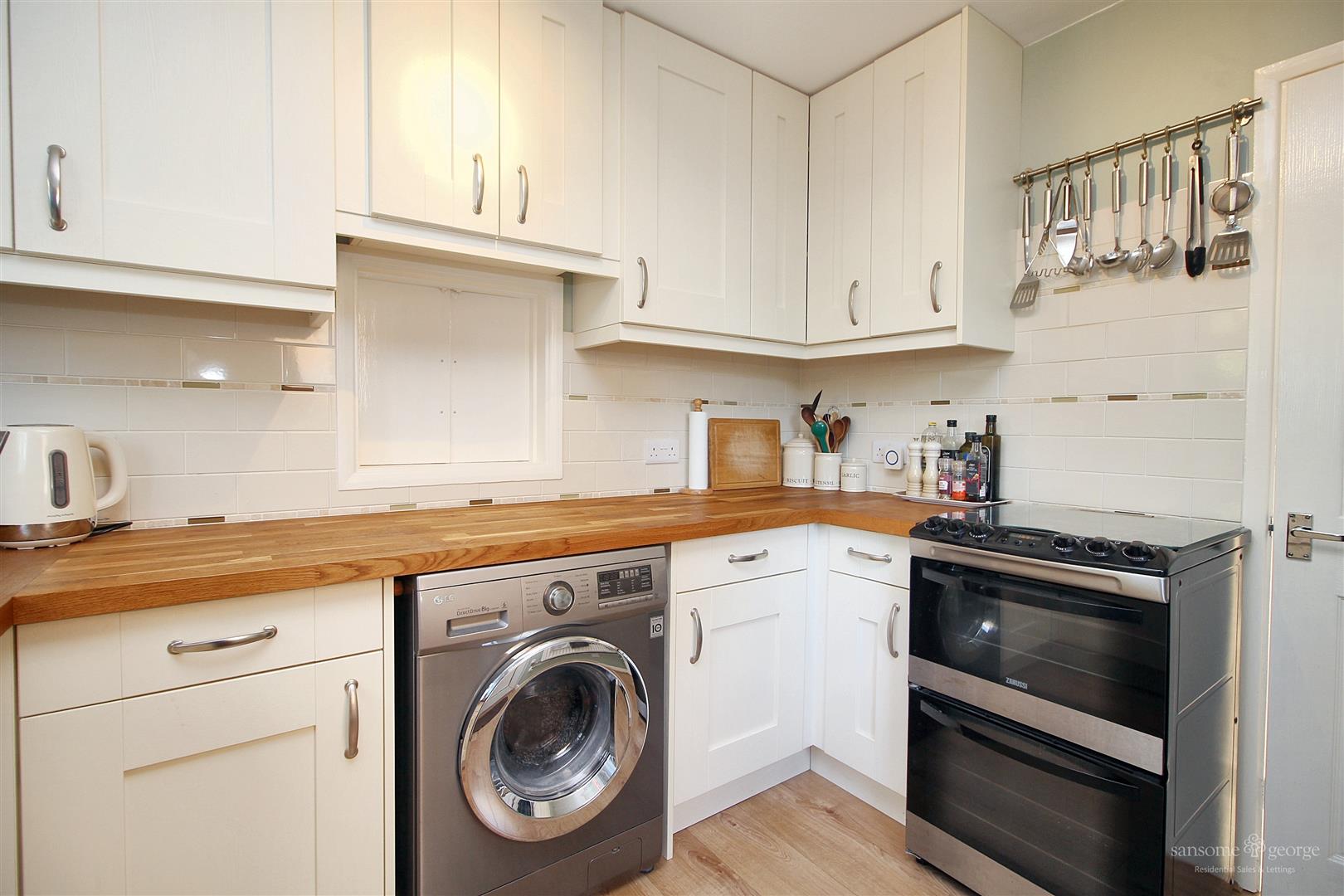 Chieveley Close, Tilehurst, Reading